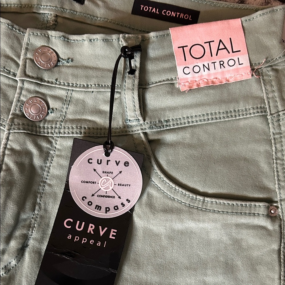 New Women's Curve Appeal Super High Rise Ankle Pants (8) - Picture 4 of 9